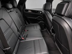 PORSCHE Cayenne 3.0L V6 E-Hybrid Super Ausstattung