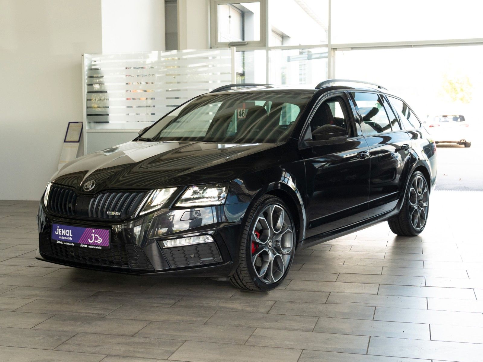 Fahrzeugabbildung SKODA Octavia Combi RS 4x4 AUTOM./SITZHZG./KAMERA
