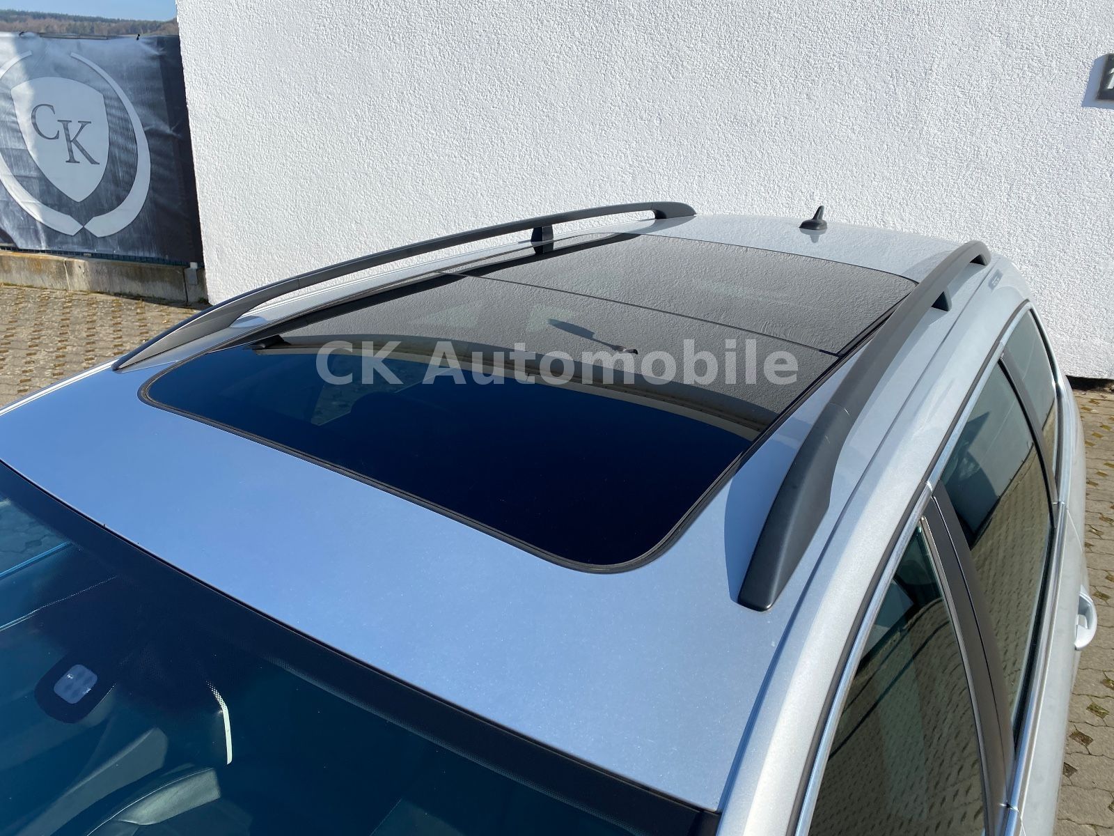 Fahrzeugabbildung Volkswagen Passat Variant Comfortline BM/DSG/Navi/Bi-Xenon