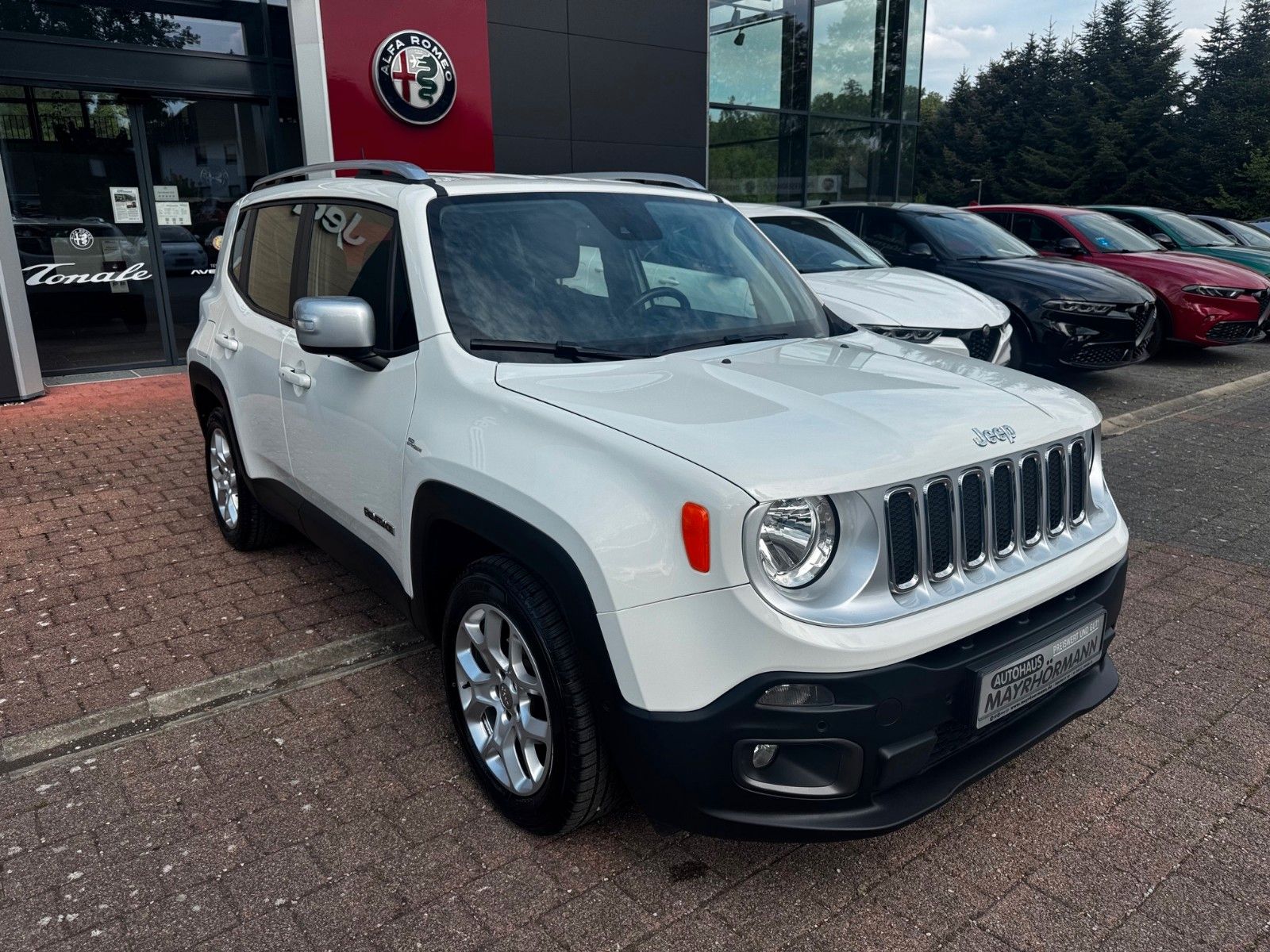 Fahrzeugabbildung Jeep Renegade Limited FWD Automatik Navi Kamera Sitzh