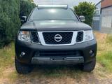 Nissan Navara Double Cab LE V6 4X4*Offroad*Höherlegung* - Nissan Navara: Double