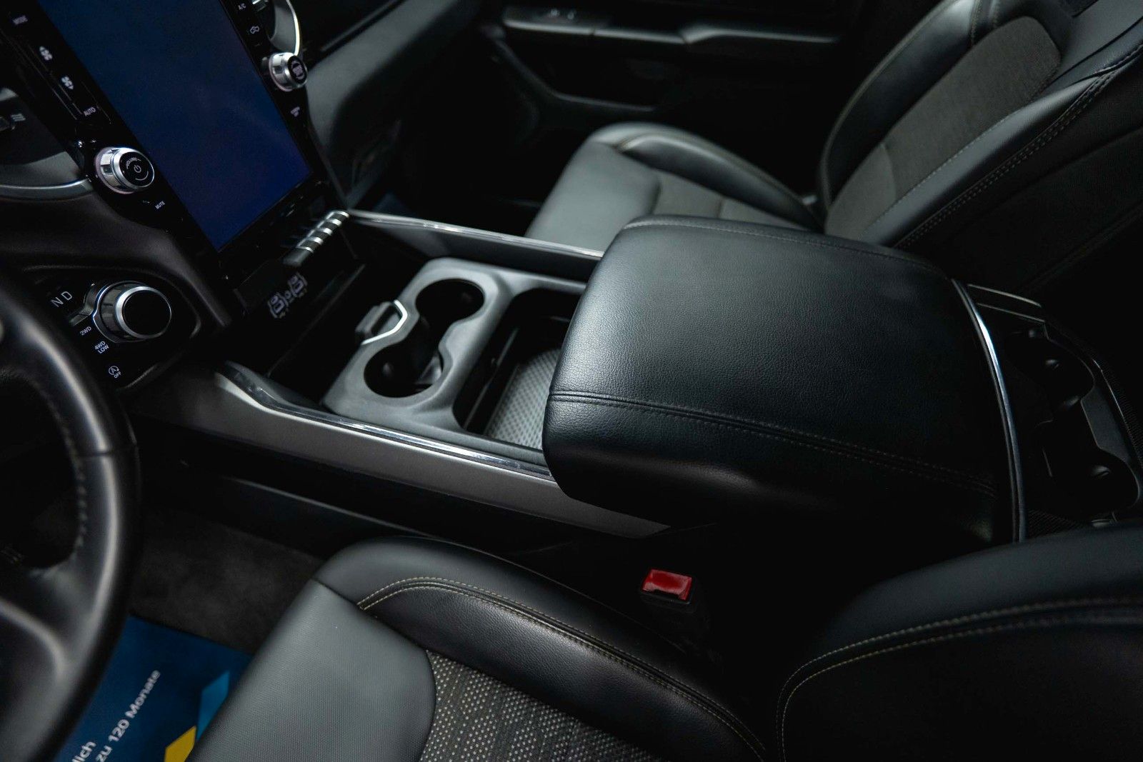 Fahrzeugabbildung Dodge RAM 5.7 V8 HEMI 4x4 LARAMIE OFFROAD TRX Styling