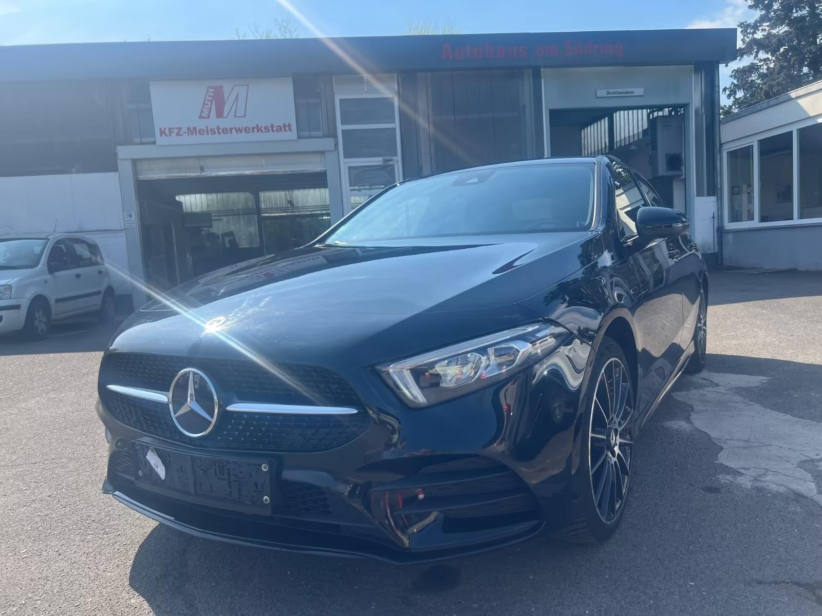 Mercedes-Benz A 250 e EQ Power AMG/Limousine/Alcantara/1.Hand