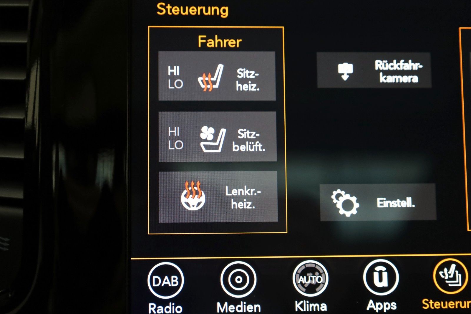 Fahrzeugabbildung Jeep Grand Cherokee 3.0CRD Summit Leder,Navi,Panorama