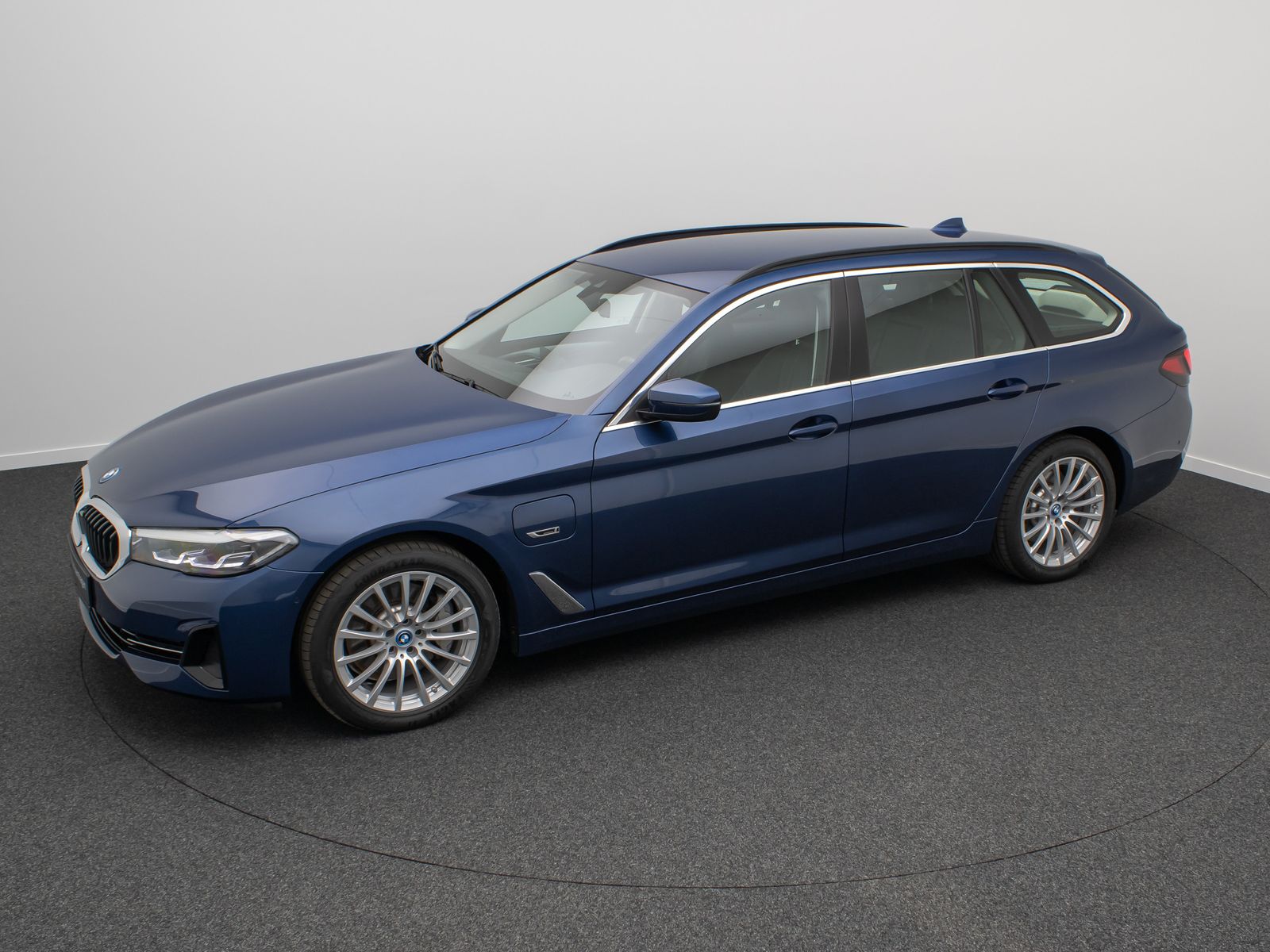Fahrzeugabbildung BMW 520e Alarm DAB Kamera Cockpit Sport Leder 18Zoll