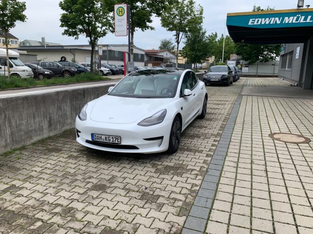 Tesla Model 3 Super Zustand TÜV neu