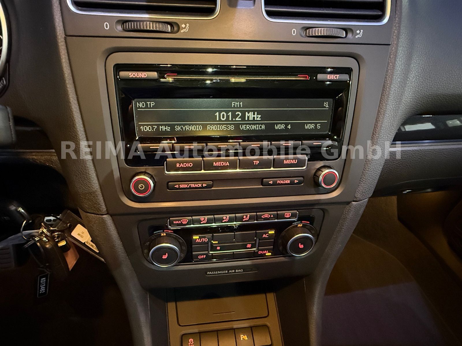 Fahrzeugabbildung Volkswagen Golf VI Cabriolet 1,4TSi, Klima, T-Leder, Alu