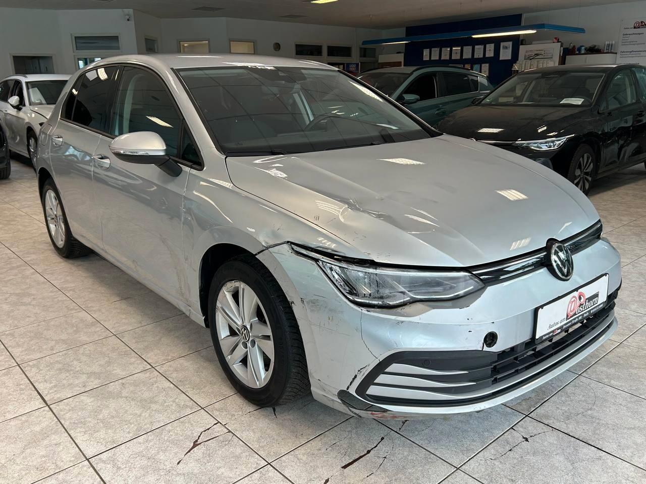 Volkswagen Golf VIII Lim. Life LED Klima Navi PDC