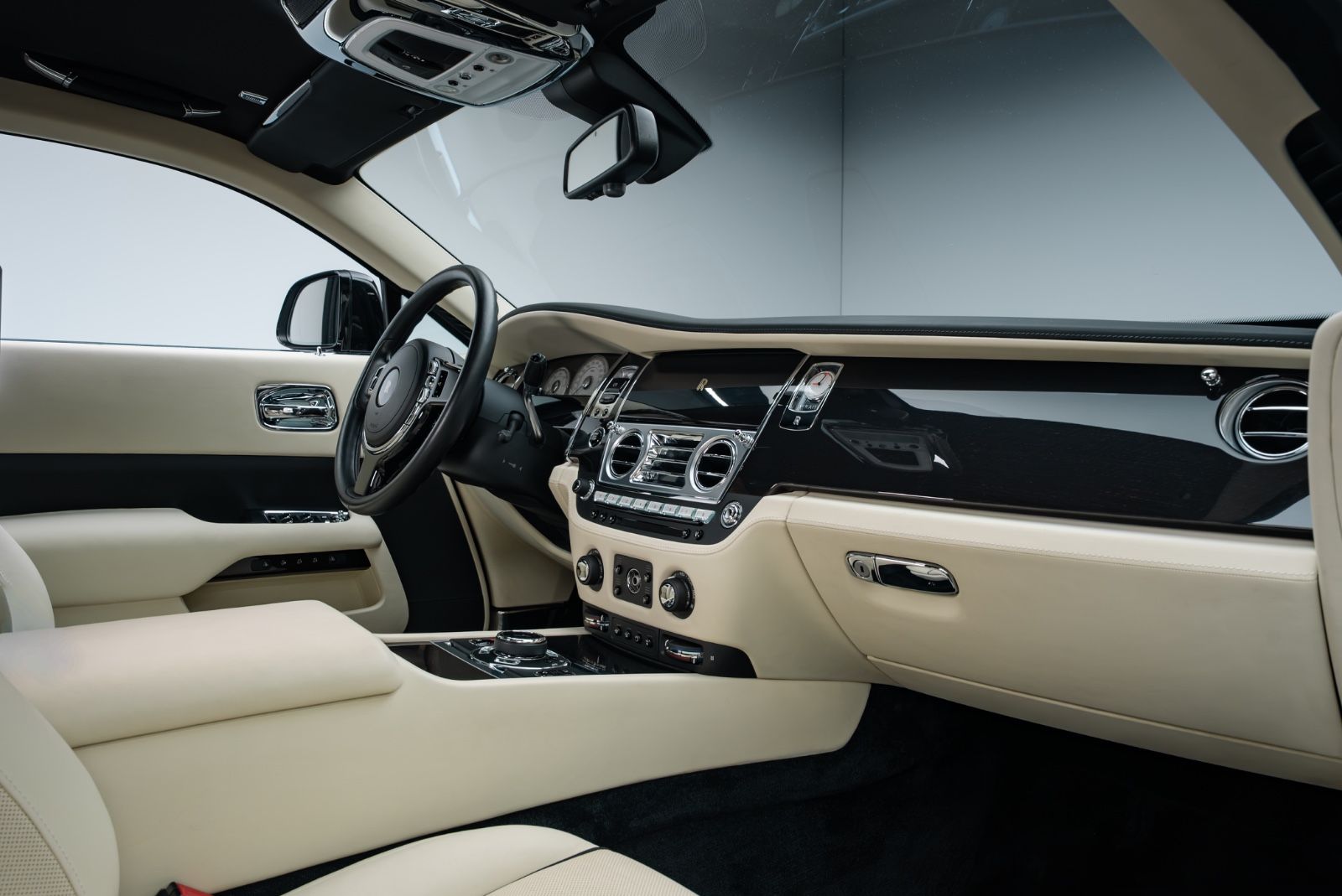Fahrzeugabbildung Rolls-Royce Wraith BESPOKE AUDIO/SHOOTING STAR/DRIVER ASSI 3