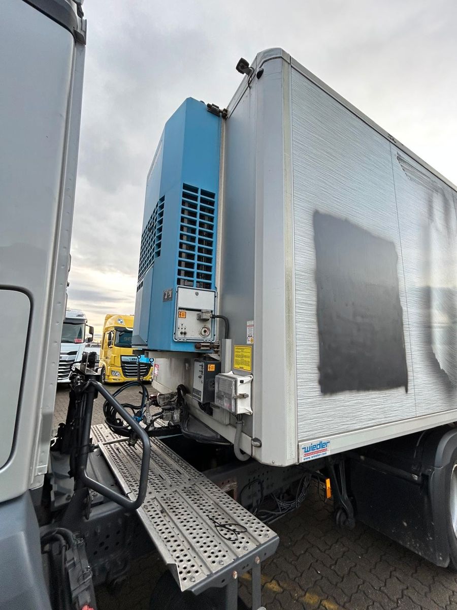 Fahrzeugabbildung Mercedes-Benz 1840 L Antos mit 2-Achs Kühlauflieger