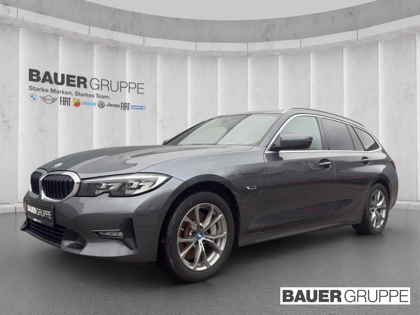 BMW 330 e Sport Line Touring LED Pano Dach HiFi Cock