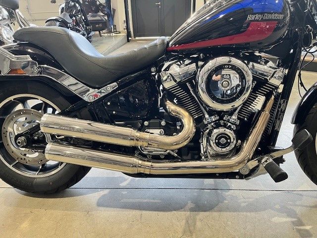 Fahrzeugabbildung Harley-Davidson Low Rider 107cui mit Miller Edelstahl Auspuff