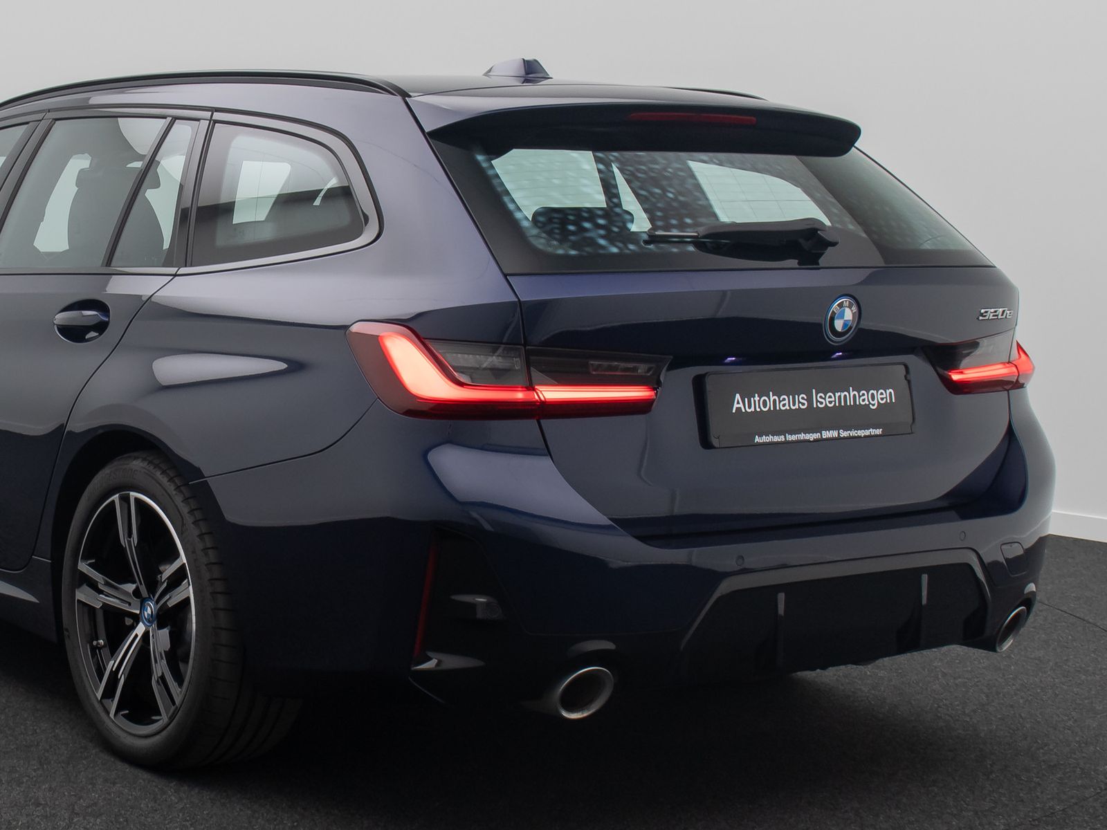 Fahrzeugabbildung BMW 320e M Sport AHK Panorama Stop&Go DAB H/K 18Zoll