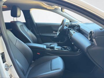 Mercedes CLA 200 Shooting Brake - 9