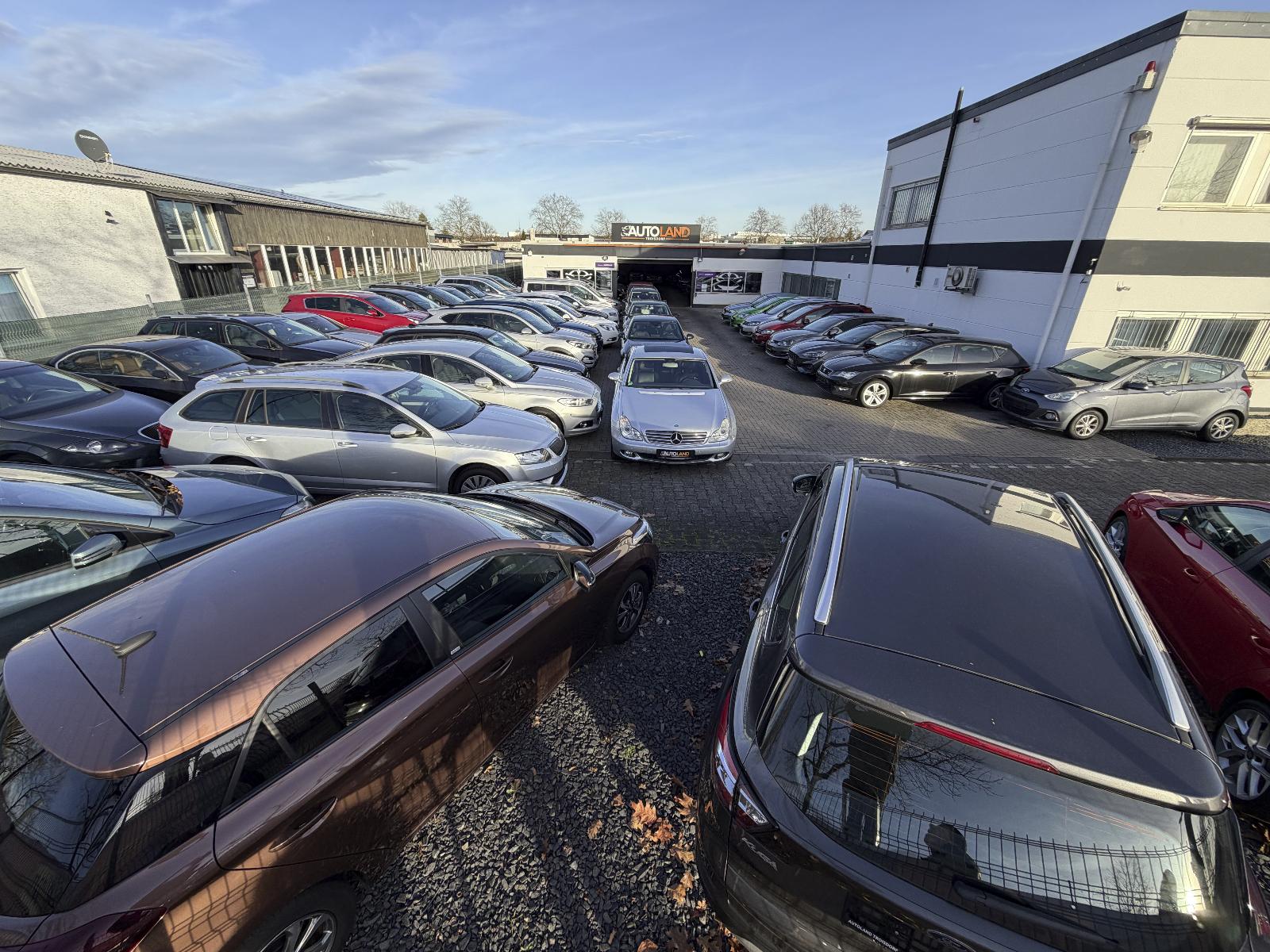 Mercedes-Benz C 180 CGI BlueEfficiency*NAVI*PDC*TEMPO*SHZG*