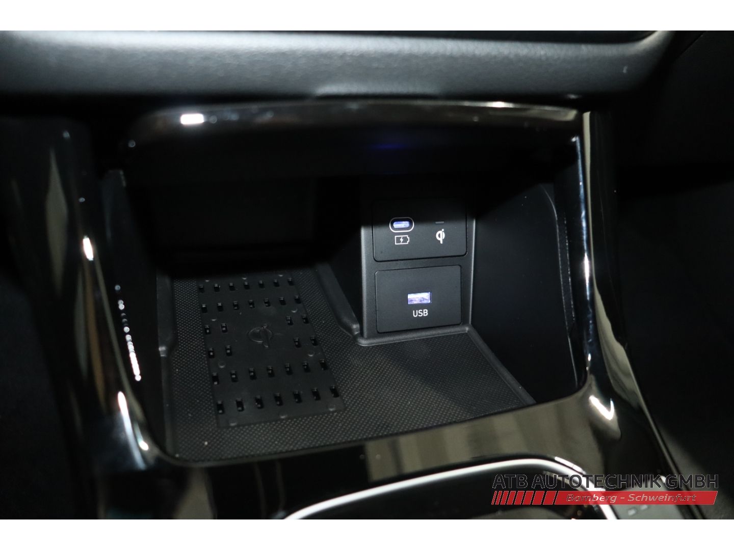 Fahrzeugabbildung Hyundai i30 MY26 N-Line 1.6 T-GDI 150 PS 7-DCT 2WD Navi
