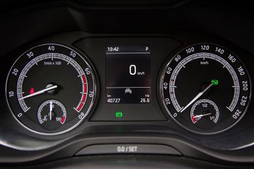Skoda Karoq 1.5 TSI ACT Ambition*Sitzhz.,Garantie0626