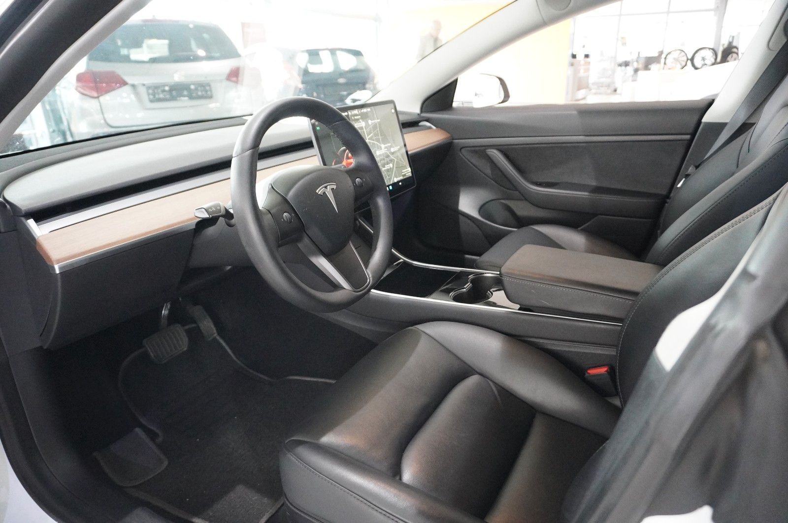 Fahrzeugabbildung Tesla Model 3 Standard Range Plus NAVI/KAMERA/SH/PANO