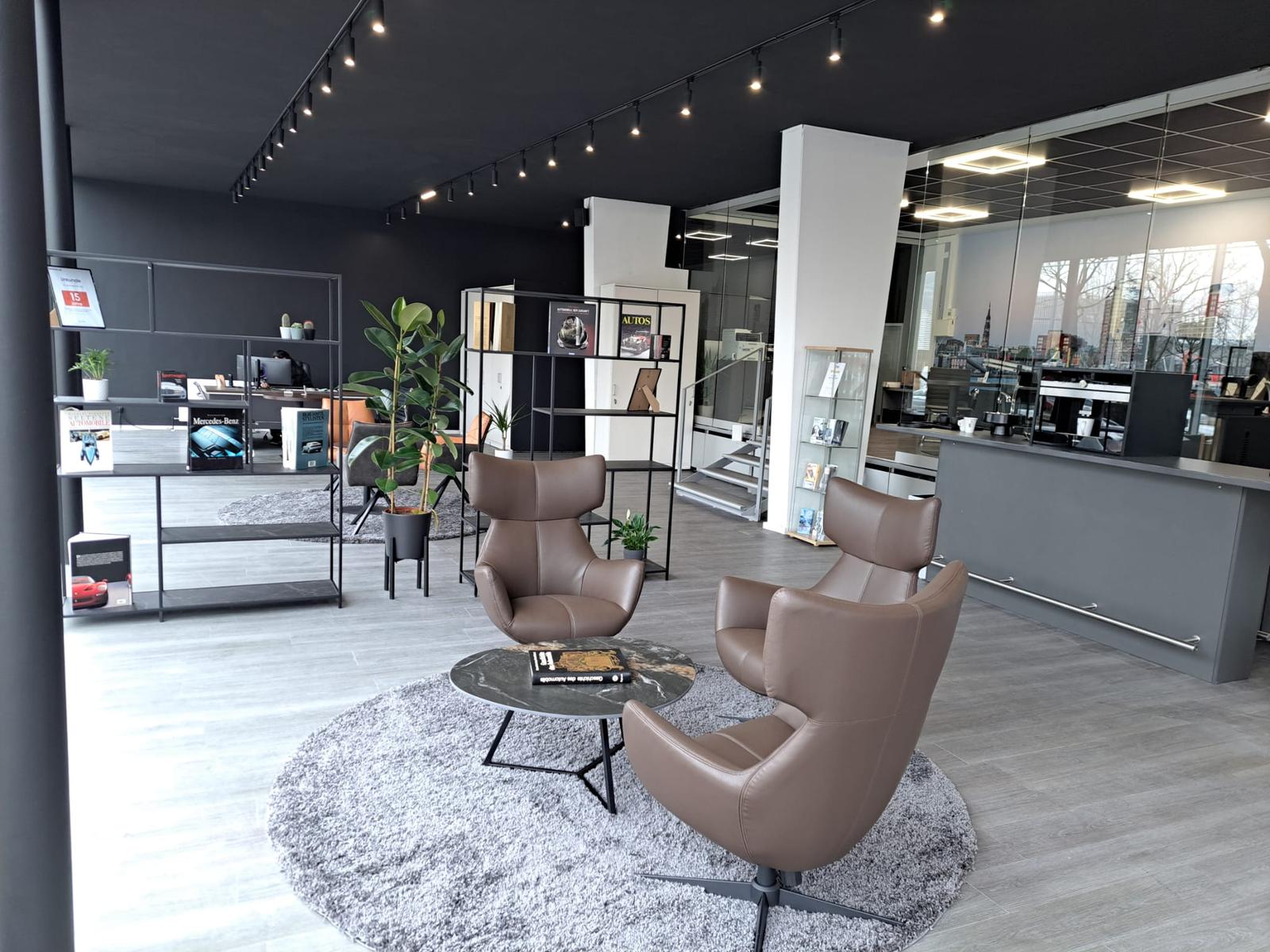 showroom-image-bottom