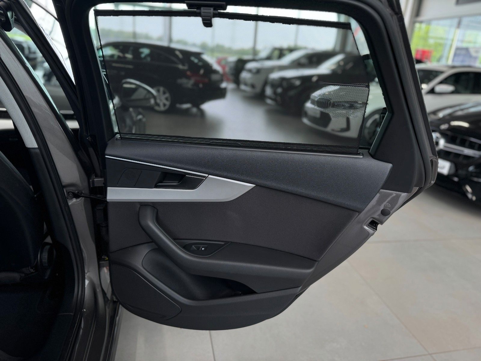 Fahrzeugabbildung Audi A4 Avant 40 2.0 TFSI advanced "Business-Paket"