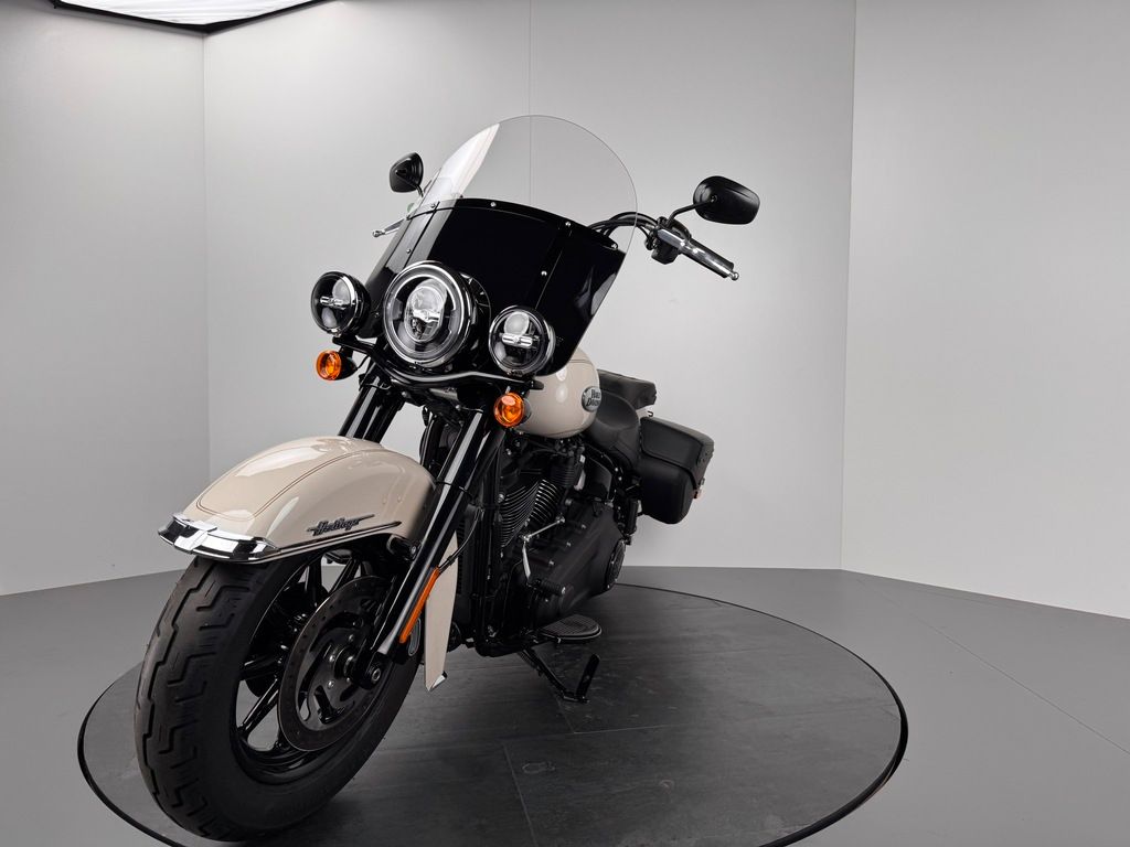 Fahrzeugabbildung Harley-Davidson SOFTAIL HERITAGE CLASSIC *JEKILL&HYDE *NEUWERTIG