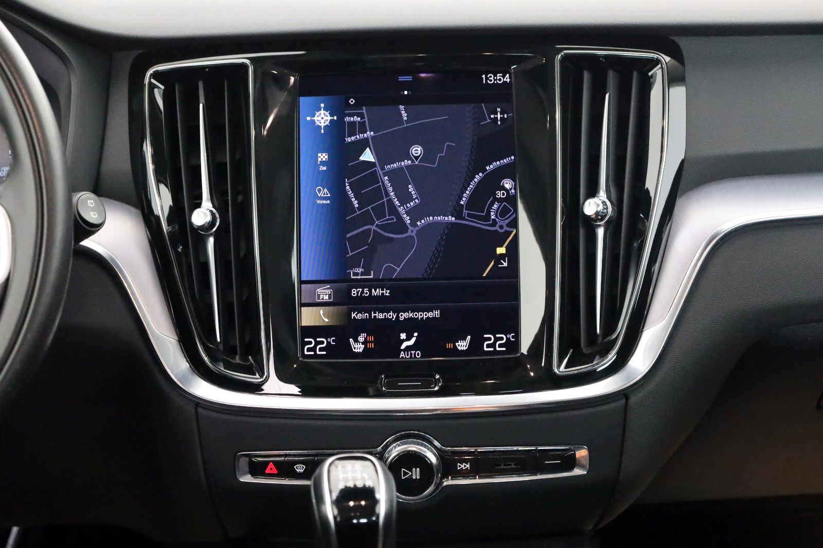 Fahrzeugabbildung Volvo V60 Momentum Pro Navi,LED,Kamera,SH,Tleder,AHK e