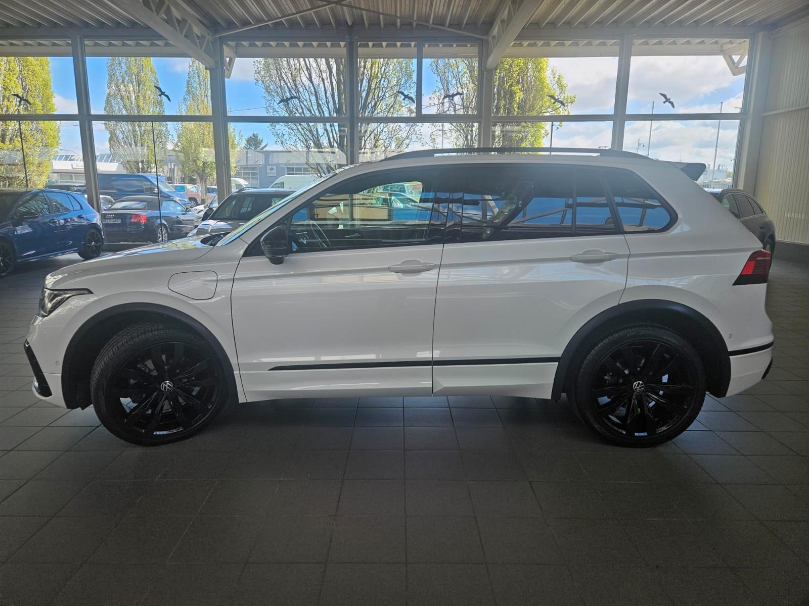 Volkswagen Tiguan R-Line eHybrid  Black Style FULL / VOLL !