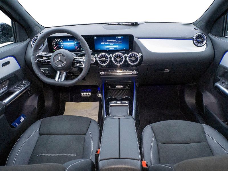Mercedes-Benz GLA 180 AMG NIGHT MULTI 360 AHK DISTR KAMERA PDC foto 8