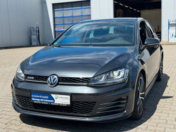 Volkswagen Golf - 6