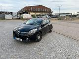 Renault Clio Paris 1.2 16V 75 Paris - Renault Clio Paris mit Benzin-Antrieb