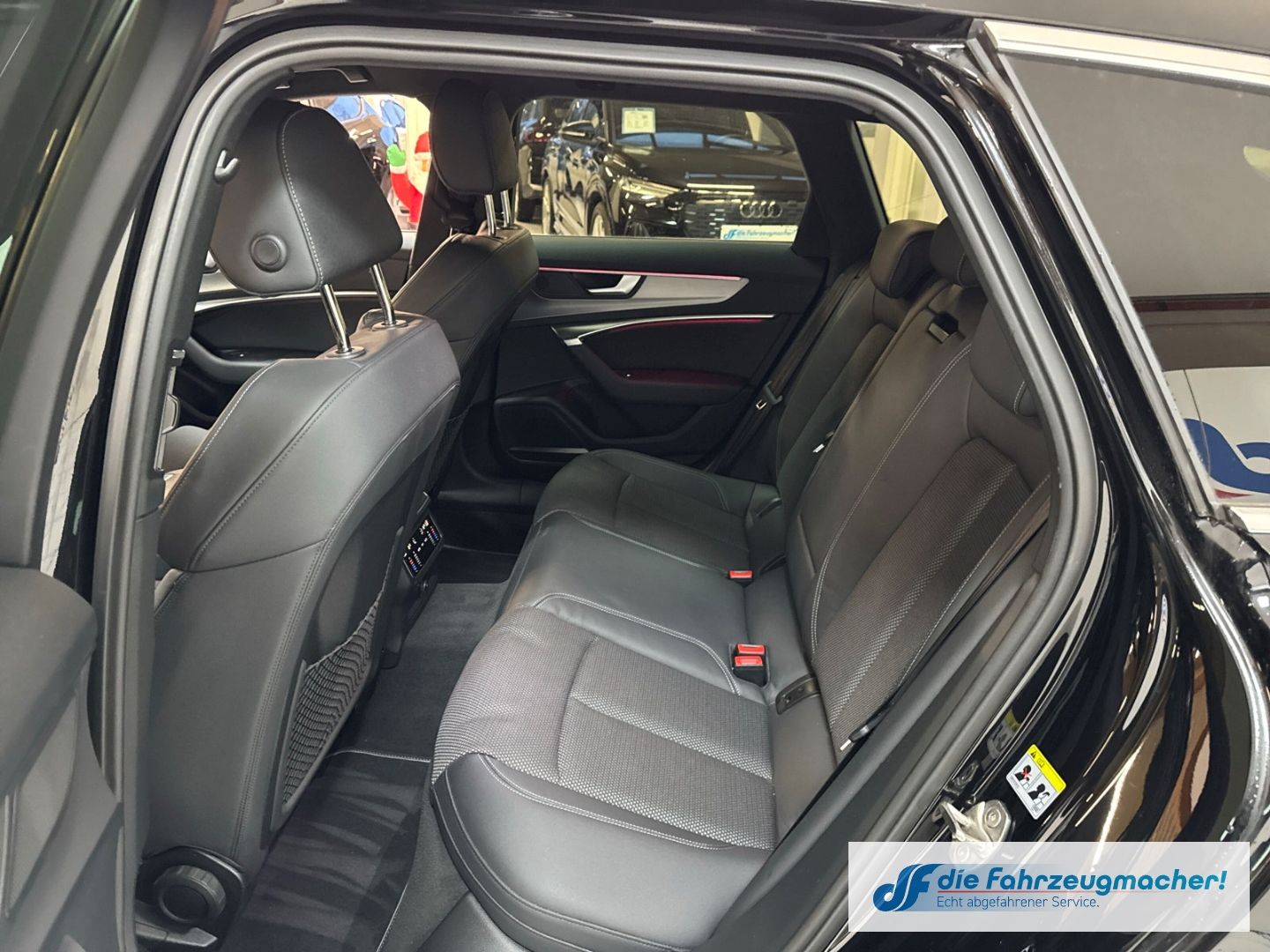 Fahrzeugabbildung Audi A6 Avant 40 TDI quattro sport S-line Sportpaket