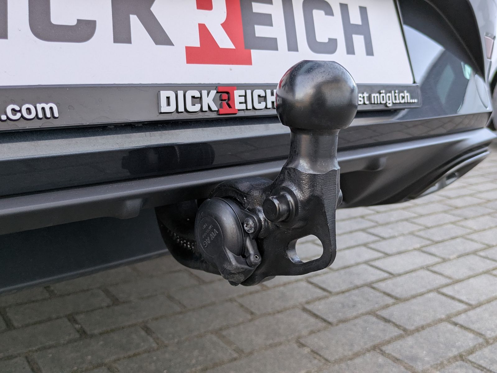 Fahrzeugabbildung CUPRA Leon 1.5 eTSI DSG MATRIX-LED*AHK*ACC*KAMERA*18"