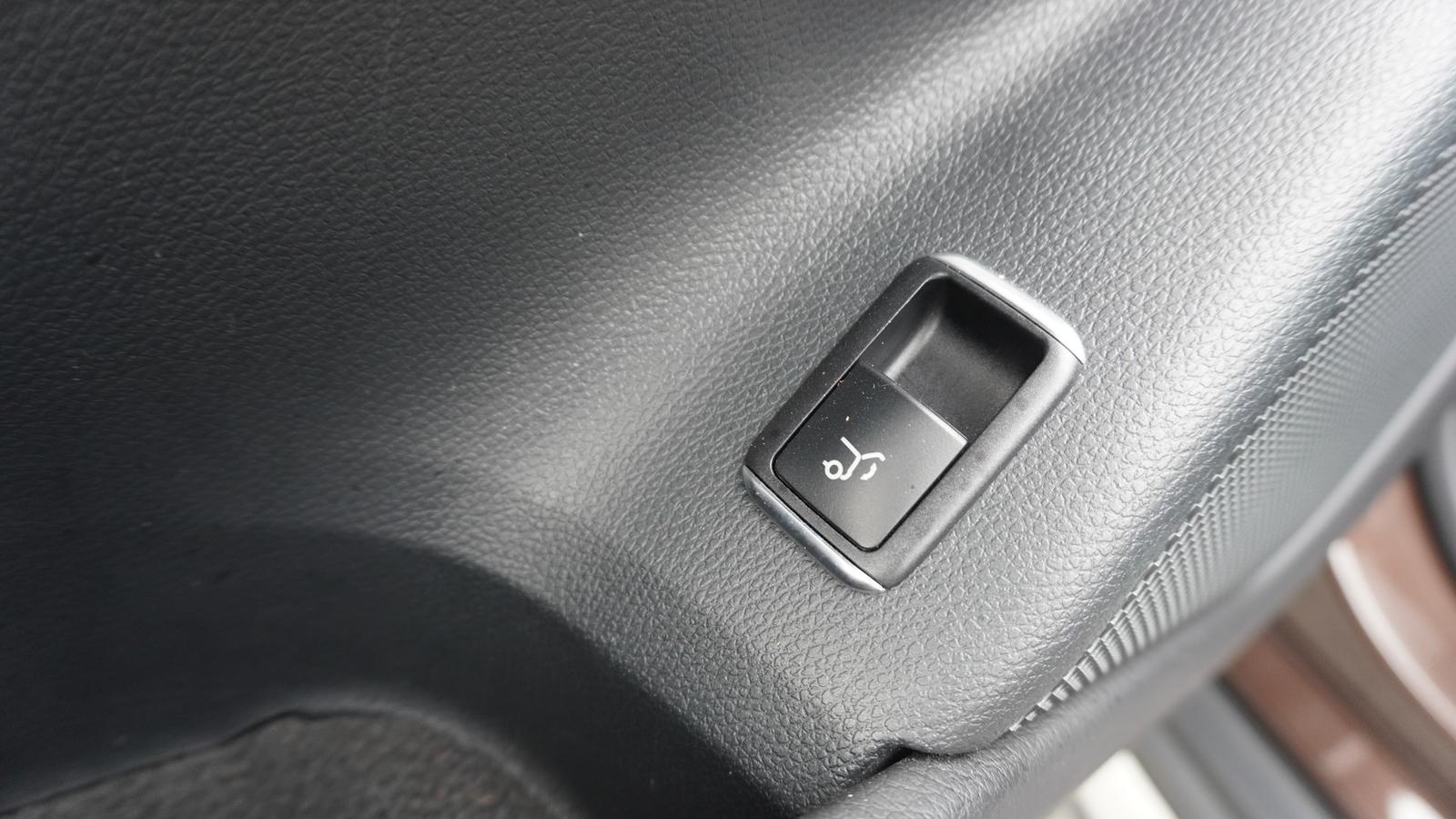 Mercedes-Benz GLA 180 Autom. AMG Line LED Navi AHK Alcantara