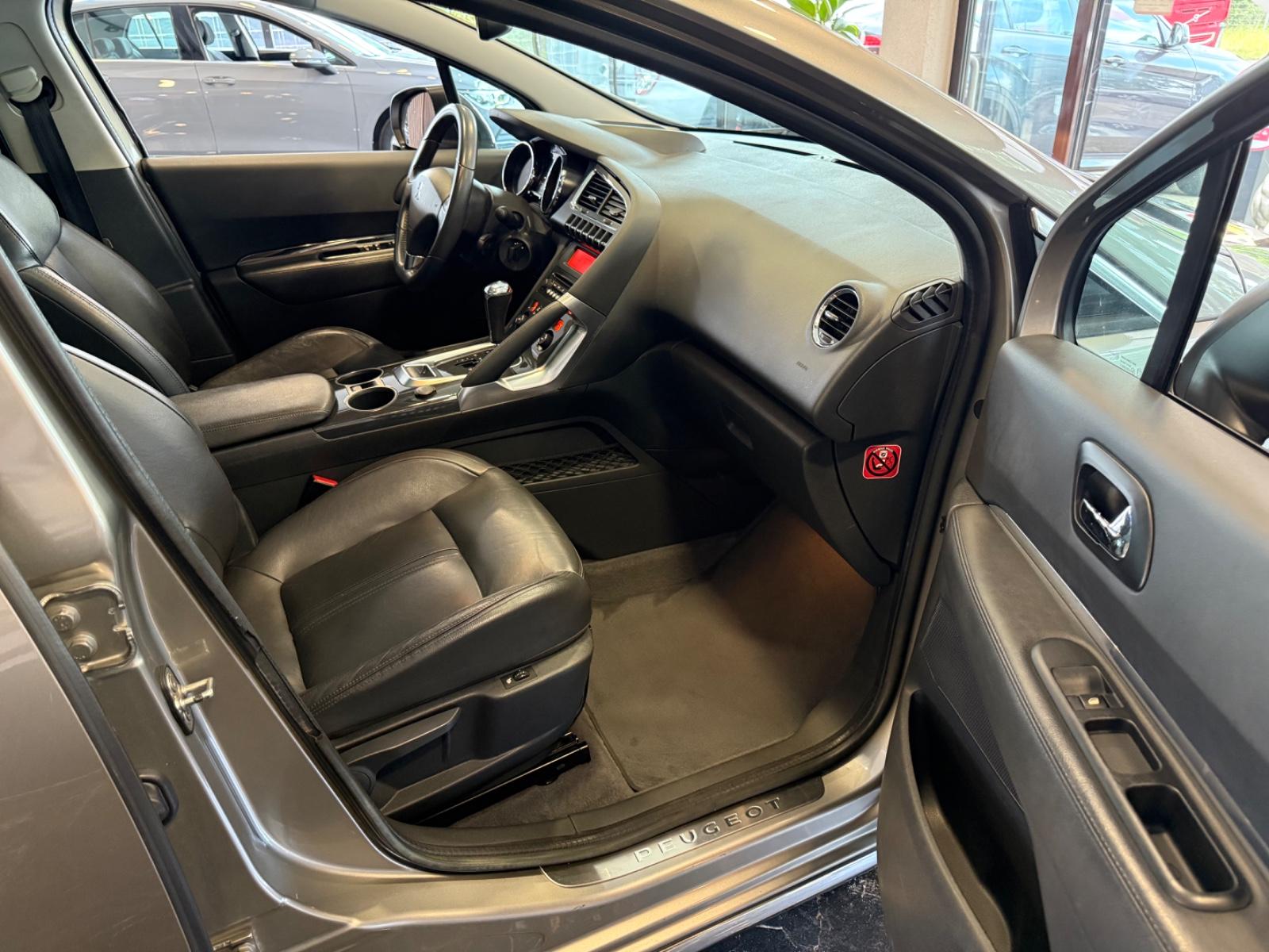 Peugeot 3008 Allure AUTOMATIK!! LEDER/PANORAMADACH/XENON