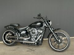 HARLEY DAVIDSON Softail Breakout 107 mit JEKILL & HYDE KLAPPE