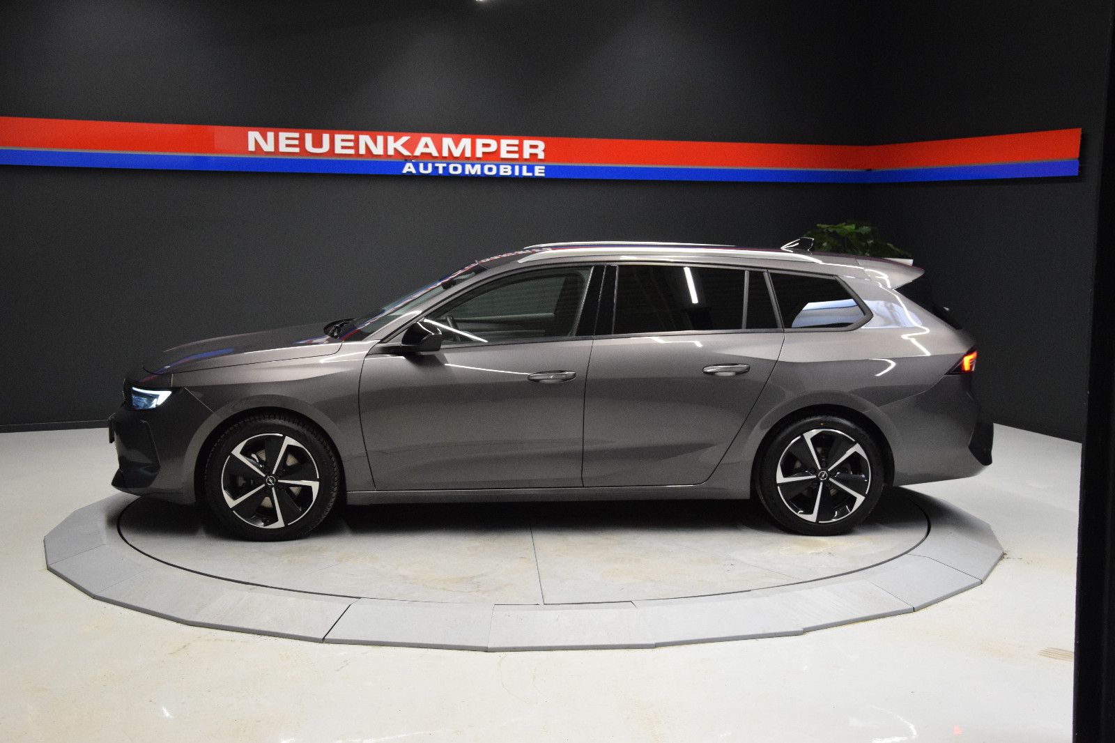 Fahrzeugabbildung Opel Astra L Sports Tourer Elegance AHK Navi Kamera