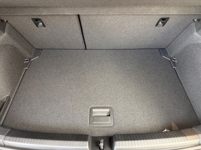 Fahrzeugabbildung Volkswagen Polo R-Line 1,0 l TSI 7-Gang-DSG KLIMA LED