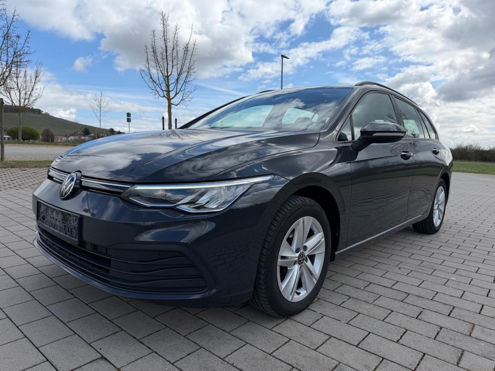 Volkswagen Golf VIII Variant Life LED DIGITAL LMF PDC