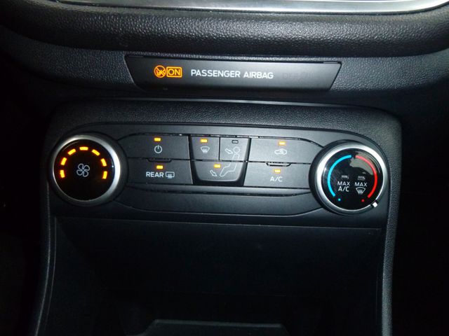 Fahrzeugabbildung Ford Fiesta 1.0 EcoBoost >32.243KM/AUt/NAV/LED<