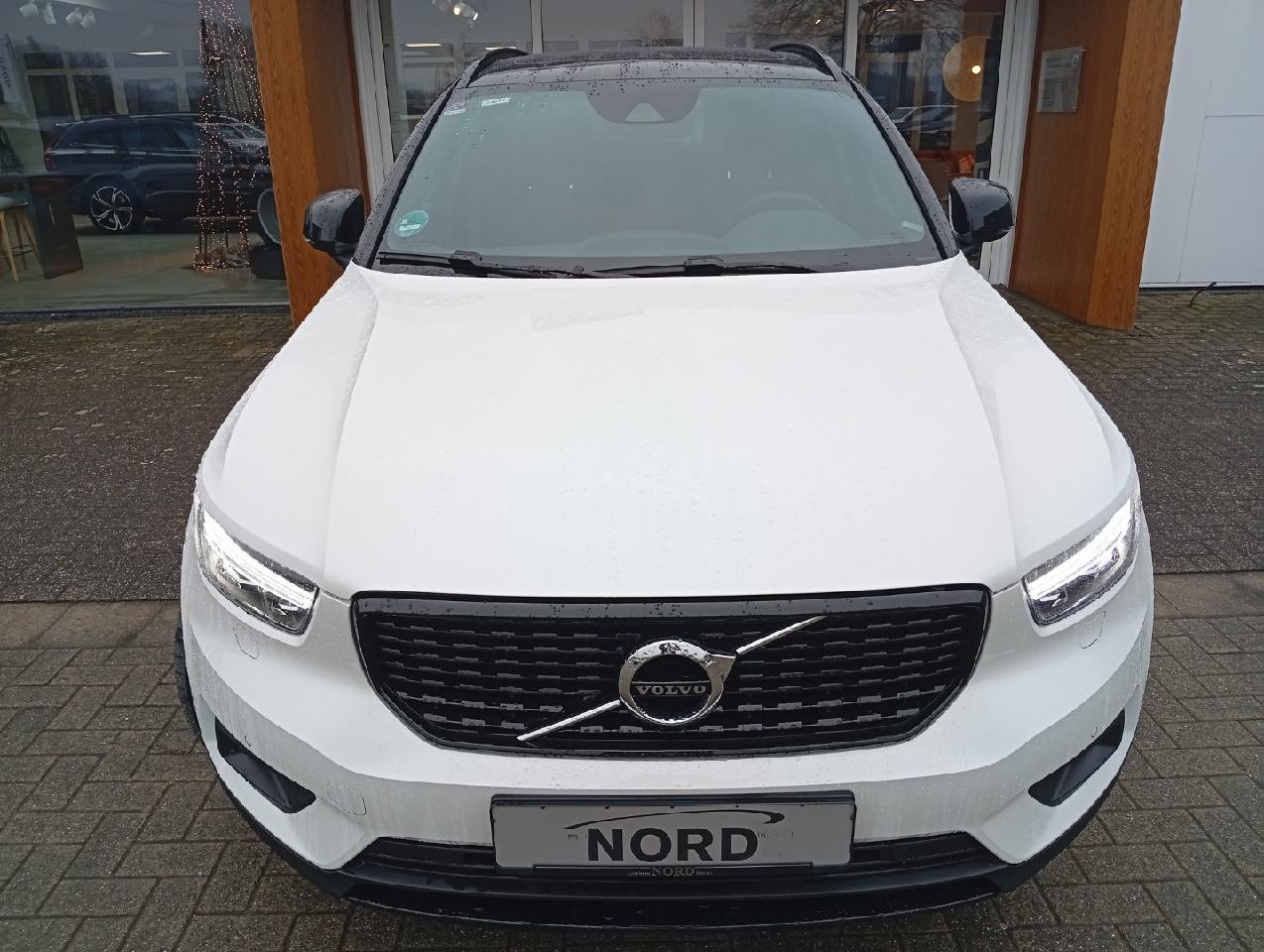 Volvo XC40 T3 Gear. R Design 2WD/Pano-D./20
