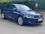 Volkswagen Jetta VI Highline - Volkswagen Jetta mit Diesel-Antrieb: Limousine, Klimaanlage