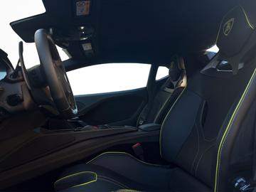 صورة 9 لـ 2025 Lamborghini TEMERARIO