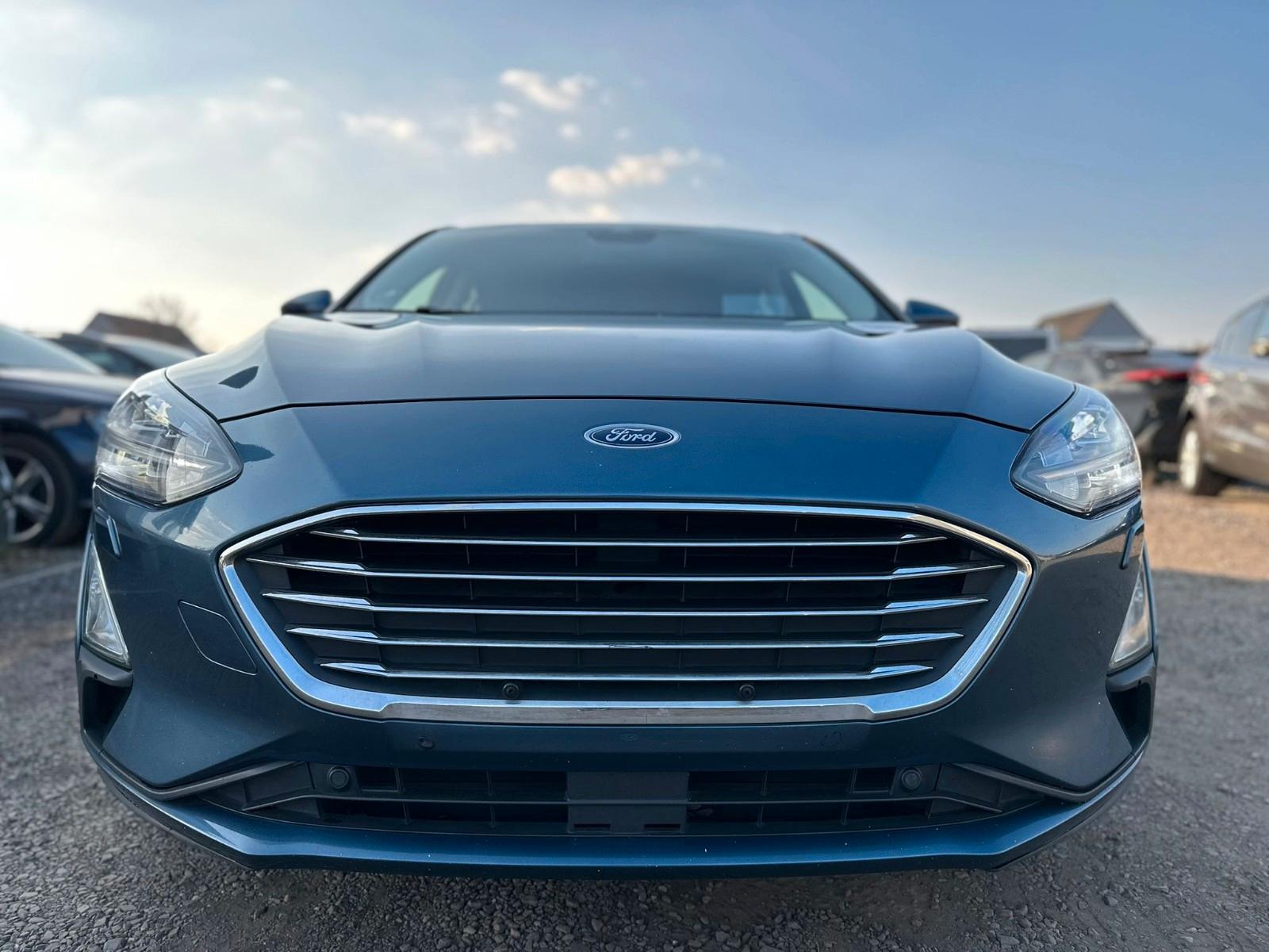 Ford Focus Lim. Titanium,Navi,MatrixXenon,PDC,Head-Up