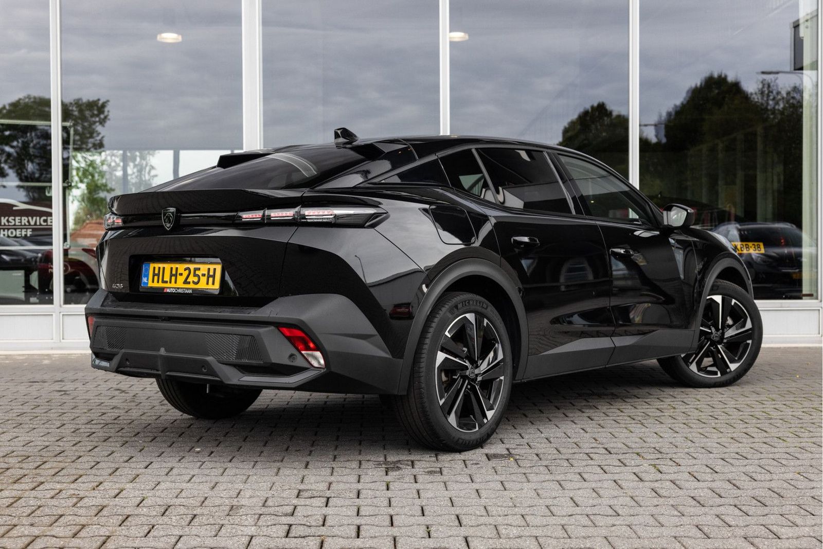 Peugeot 408 1.2 Hybrid 145 e-DCS6 Allure | Camera | 19" imagem 2