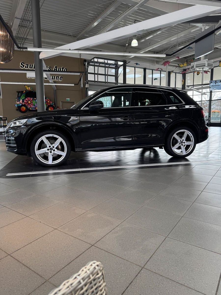 AUDI Audi Q5 schwarz