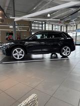 Audi Q5 schwarz - Audi Q5: Limousine