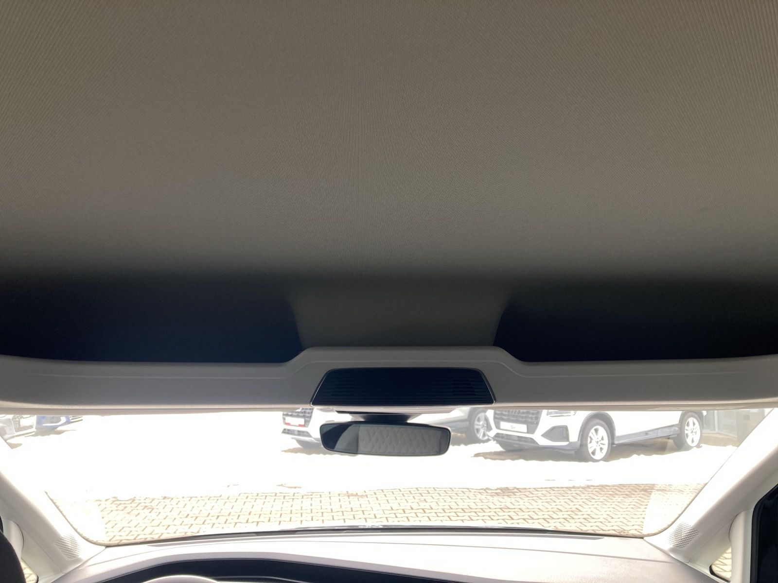 Fahrzeugabbildung Volkswagen Caddy TSI  Life Maxi 7-Si LED GRA LM