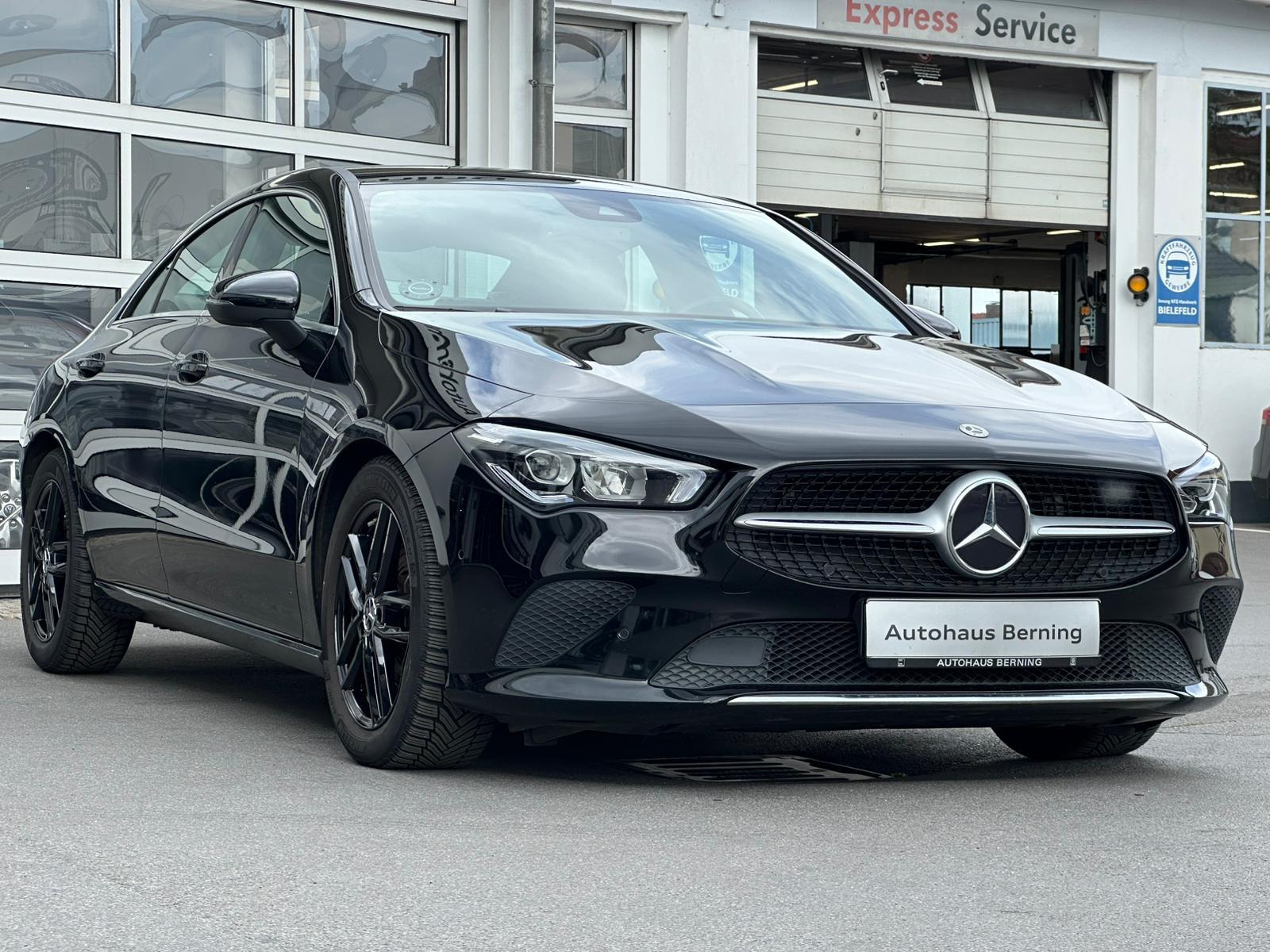 Mercedes-Benz CLA 200d COUPE KAMERA TEMPOMAT