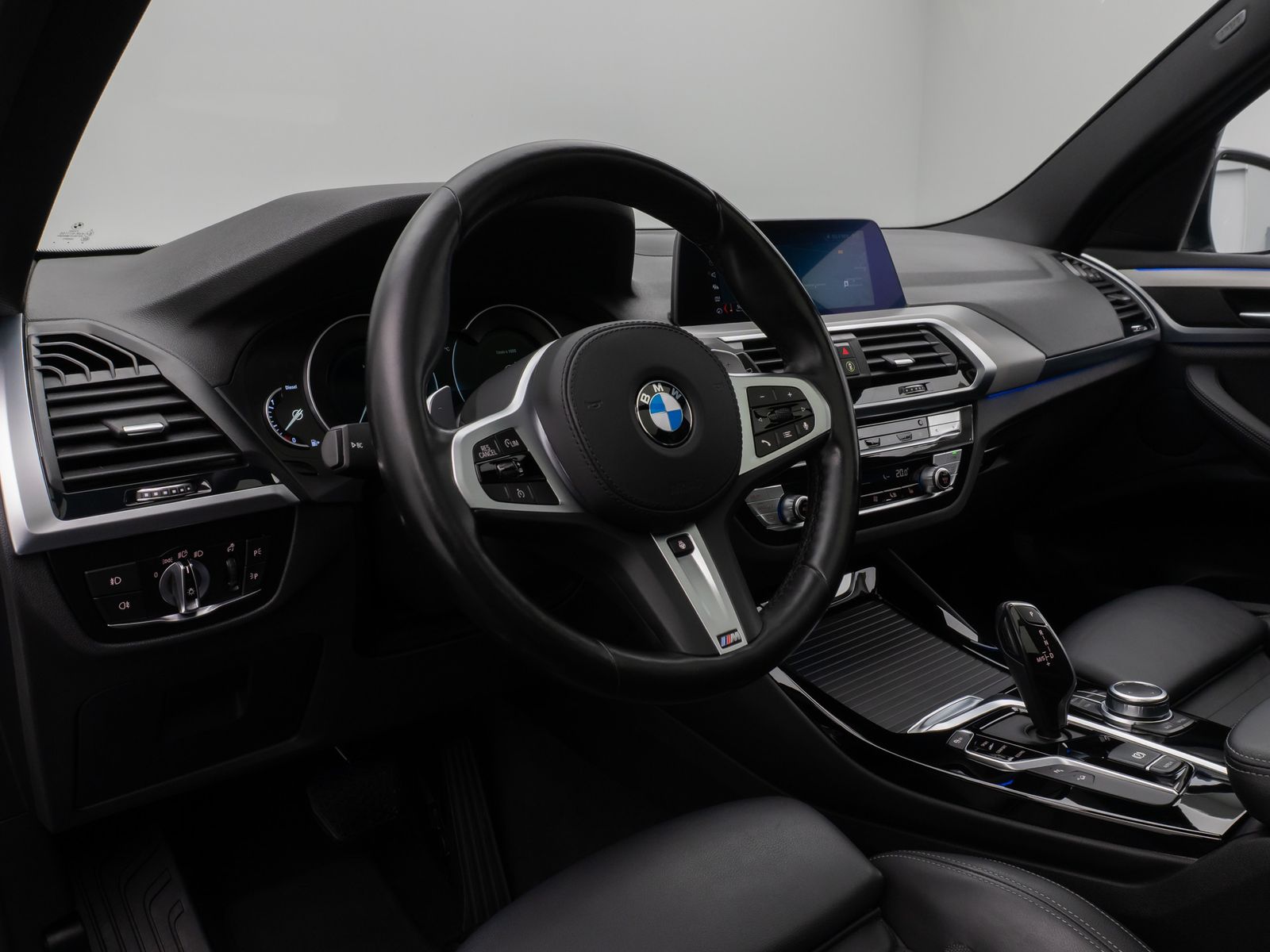 Fahrzeugabbildung BMW X3 xD20d xLine Kamera Panorama DAB HUD HiFi AHK