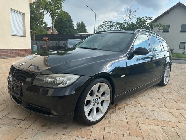 BMW 325i Touring+Leder+Navi+Xenon+Panorama+